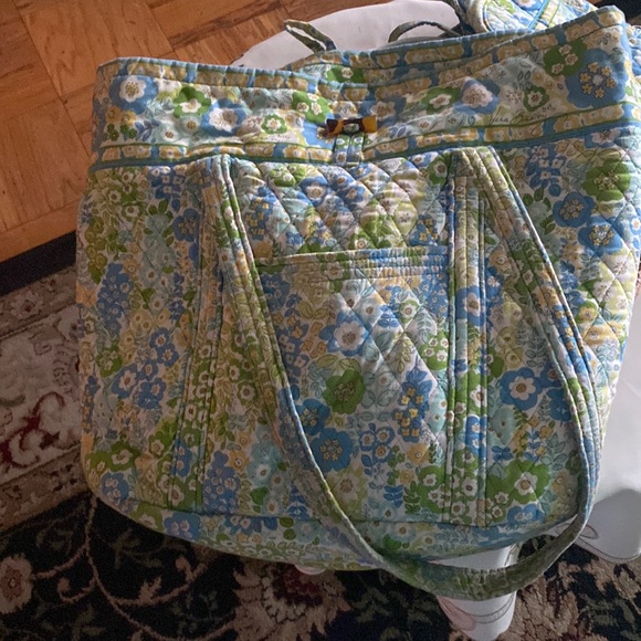 Vera Bradley Handbags - 🌻SALE🌻Tote with matching Lunch box